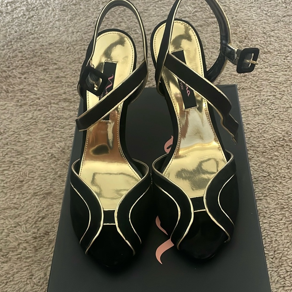 Nina heels with gold piping